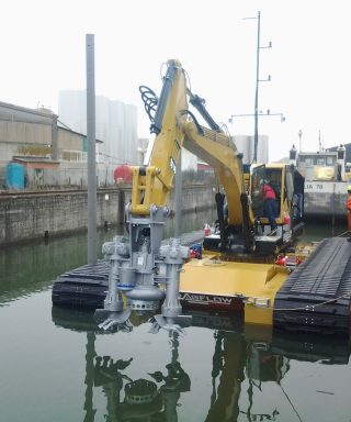 ứng dụng máy xúc đào lội nước Dragflow