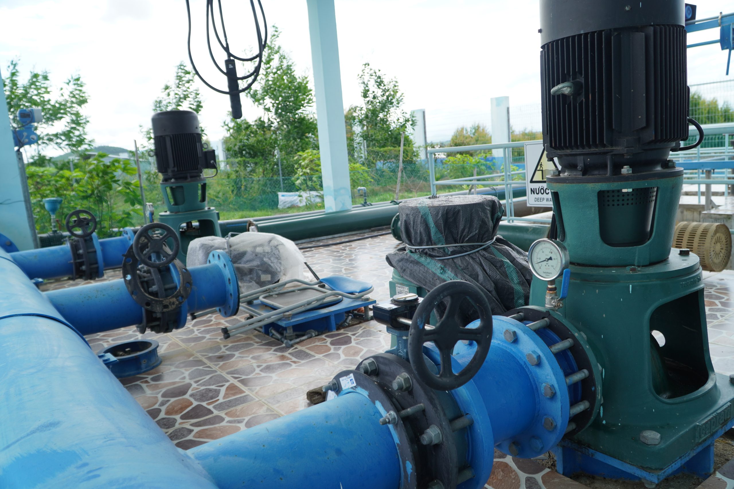 Cung cấp hệ 2 bơm trục đứng Vetical Tuabin cho nhà máy nước khu vực Phía Nam nhamaynuocSG scaled