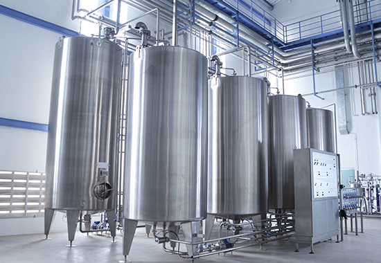 Bơm định lượng Doseuro châm soda/acid vệ sinh CIP trong nhà máy thực phẩm - đồ uống